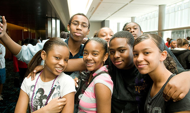 Kauffman Scholars high school students pose for a group photo.