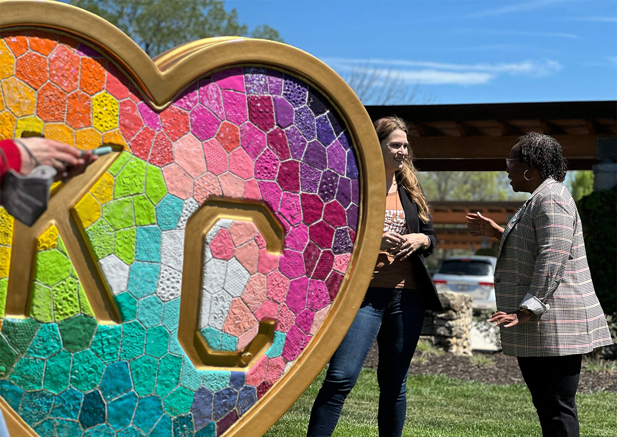 Laura Noll Crossley, artist for Parade of Hearts in Kansas City, speaks with Kauffman Foundation President and CEO Dr. DeAngela Burns-Wallace about the heart.