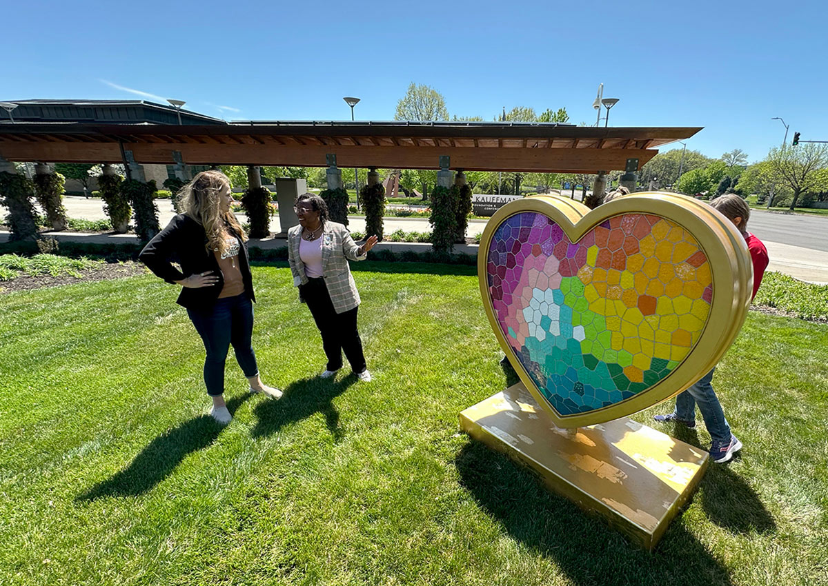 Laura Noll Crossley, artist for Parade of Hearts in Kansas City, speaks with Kauffman Foundation President and CEO Dr. DeAngela Burns-Wallace about the heart.